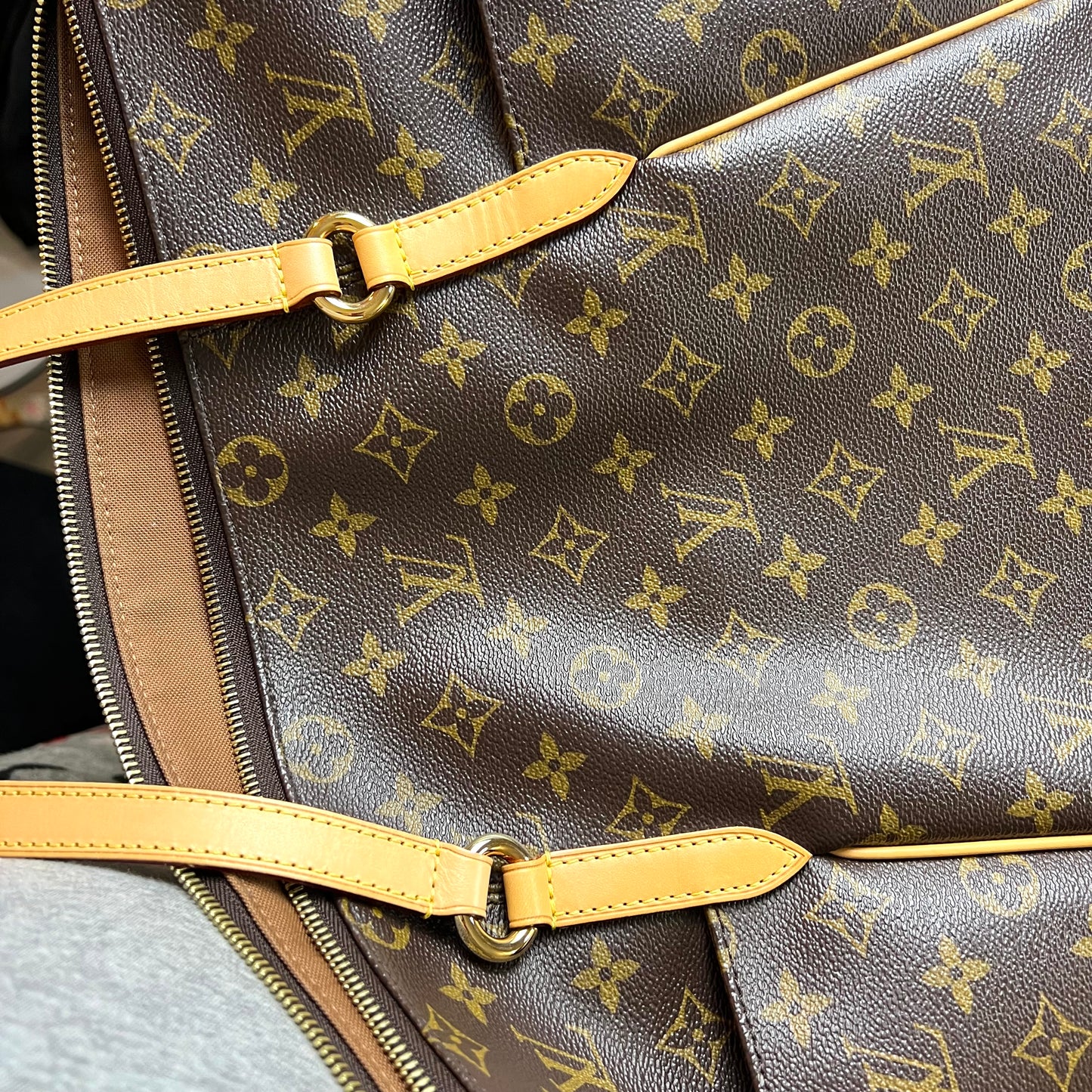 LOUIS VUITTON Monogram Totally MM