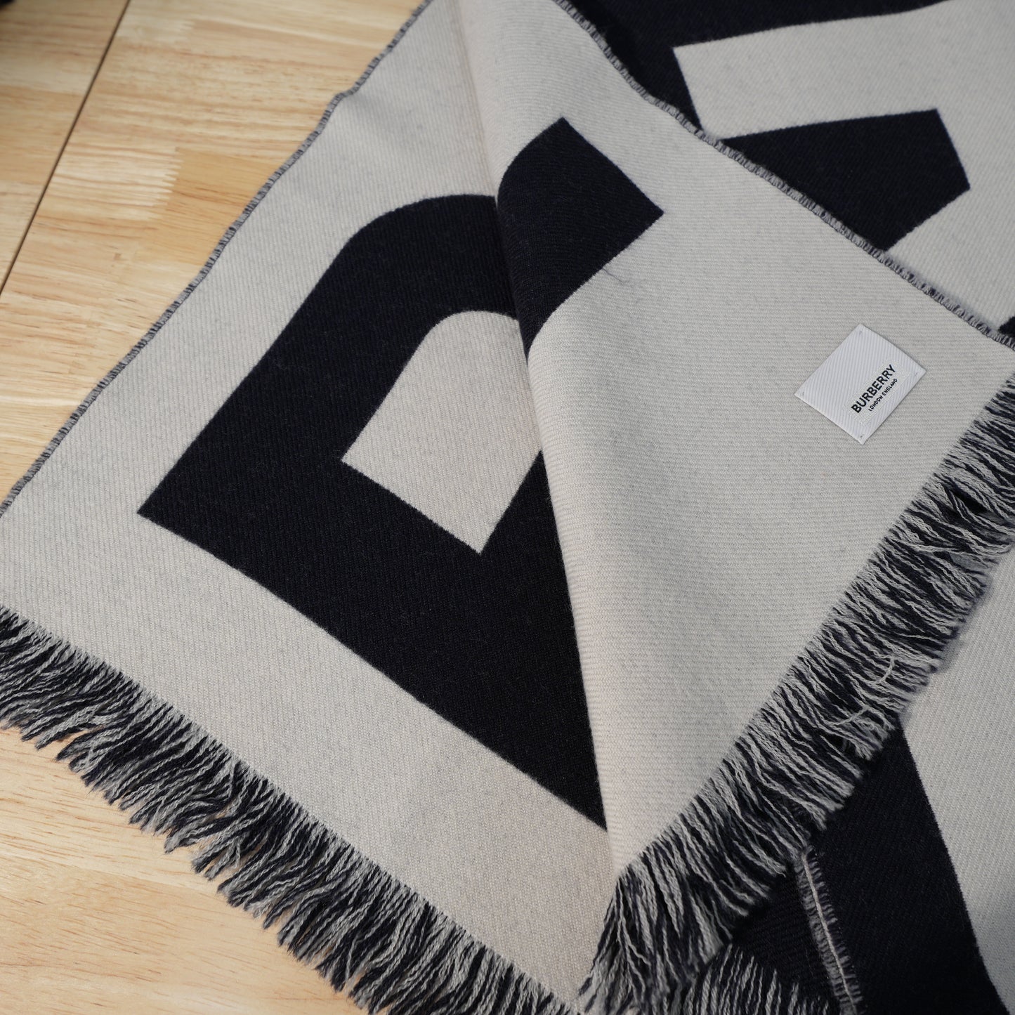 BURBERRY Reversible Scarf 100% WOOL