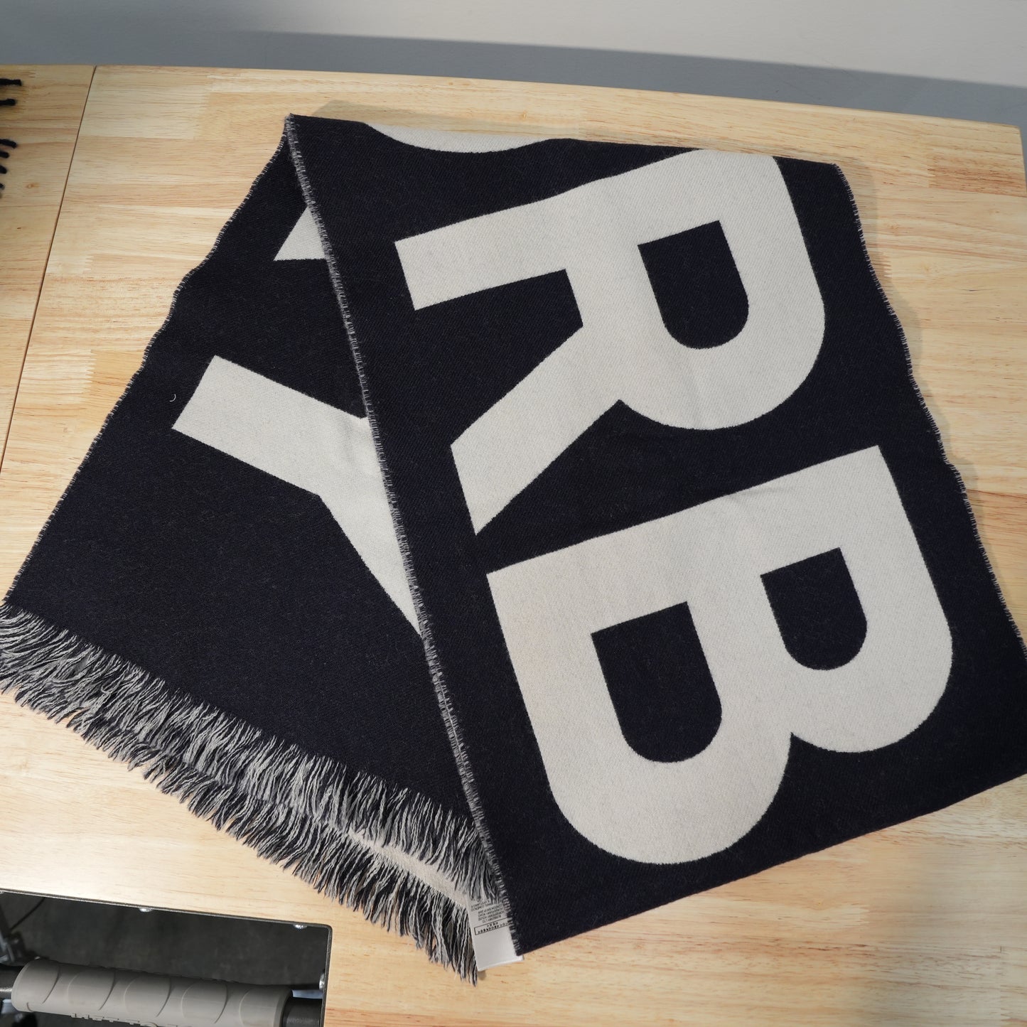 BURBERRY Reversible Scarf 100% WOOL
