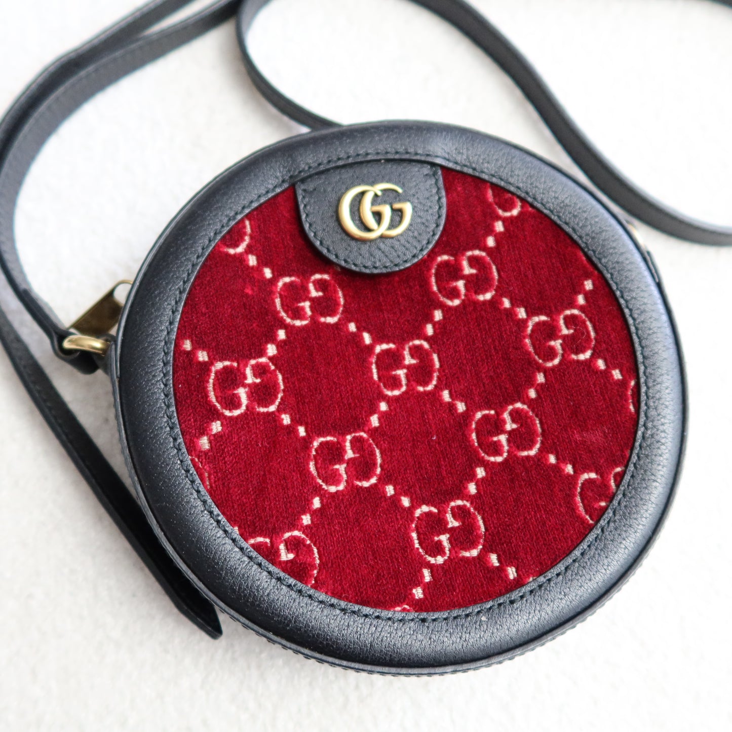 GUCCI Black Leather Red Velvet Circle Crossbody Bag