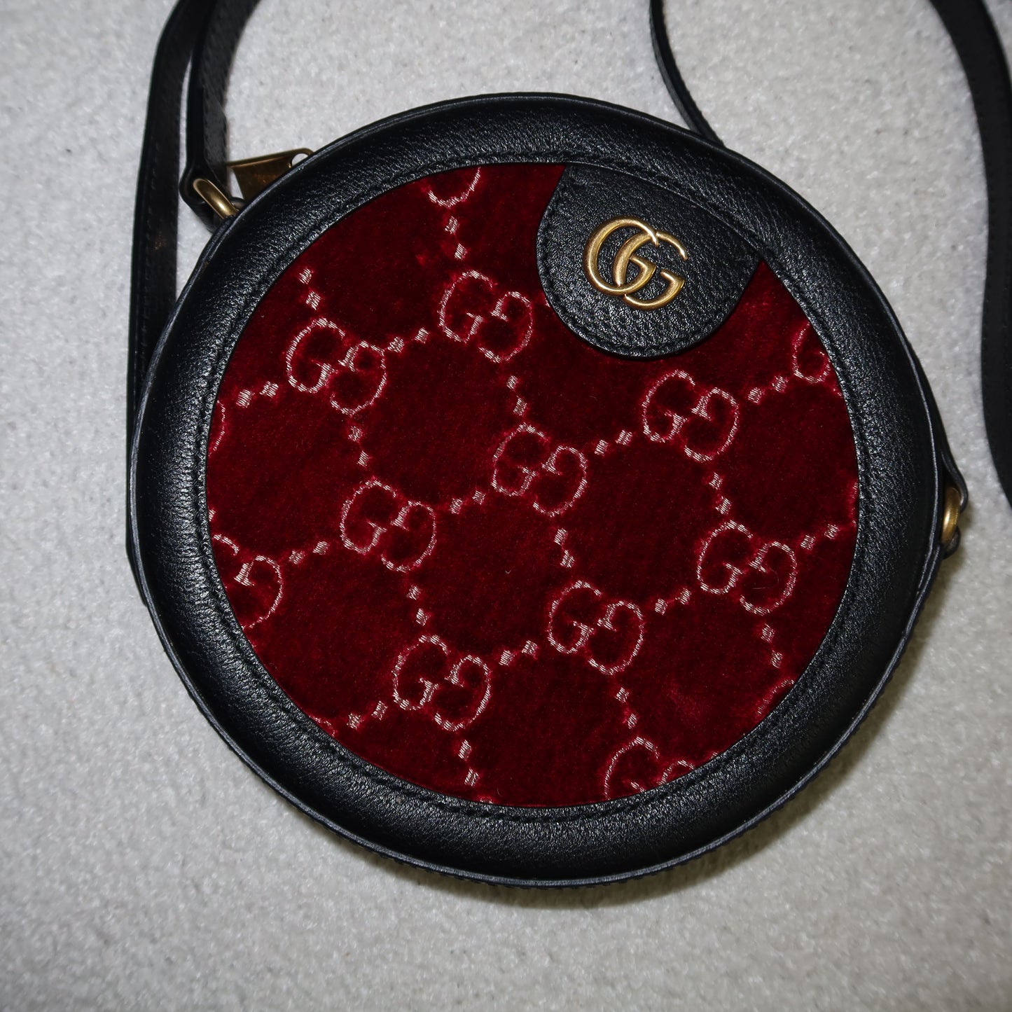 GUCCI Black Leather Red Velvet Circle Crossbody Bag