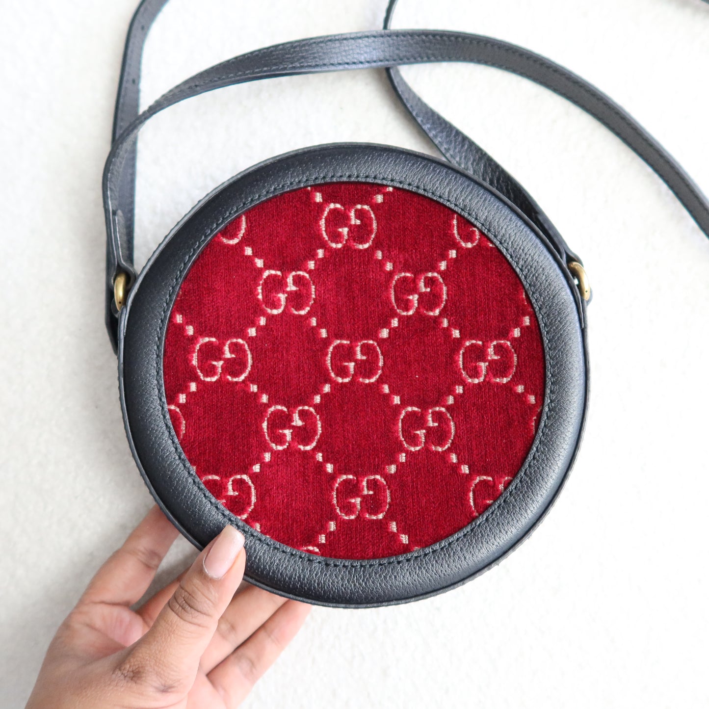 GUCCI Black Leather Red Velvet Circle Crossbody Bag