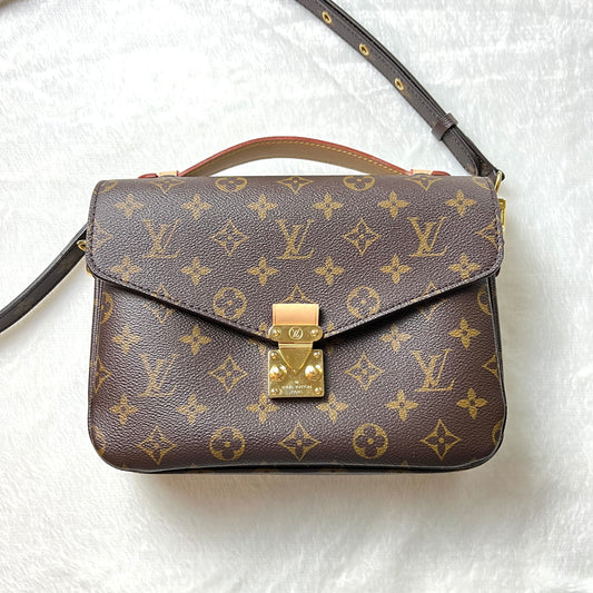 LOUIS VUITTON Monogram Pochette Metis