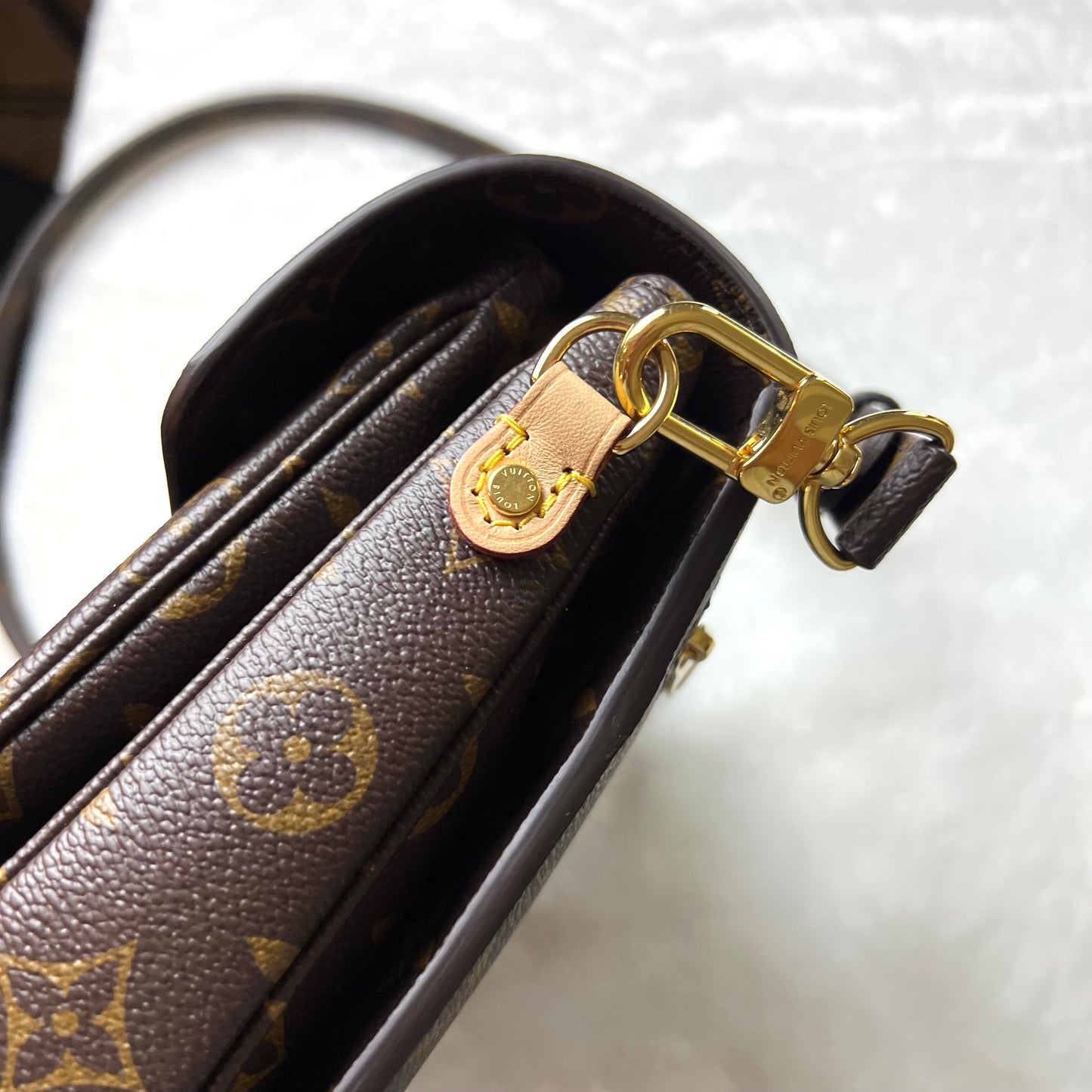 LOUIS VUITTON Monogram Pochette Metis