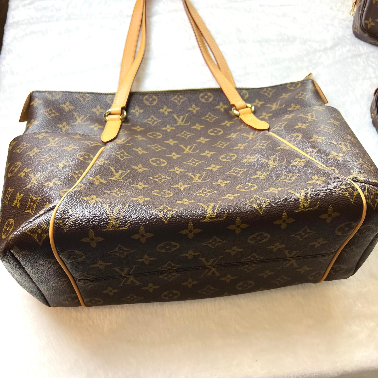 LOUIS VUITTON Monogram Totally MM
