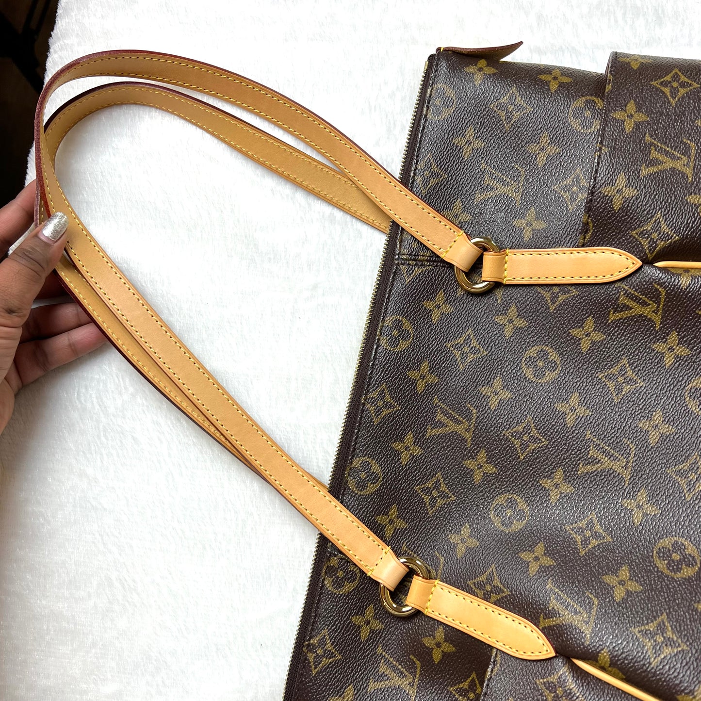 LOUIS VUITTON Monogram Totally MM
