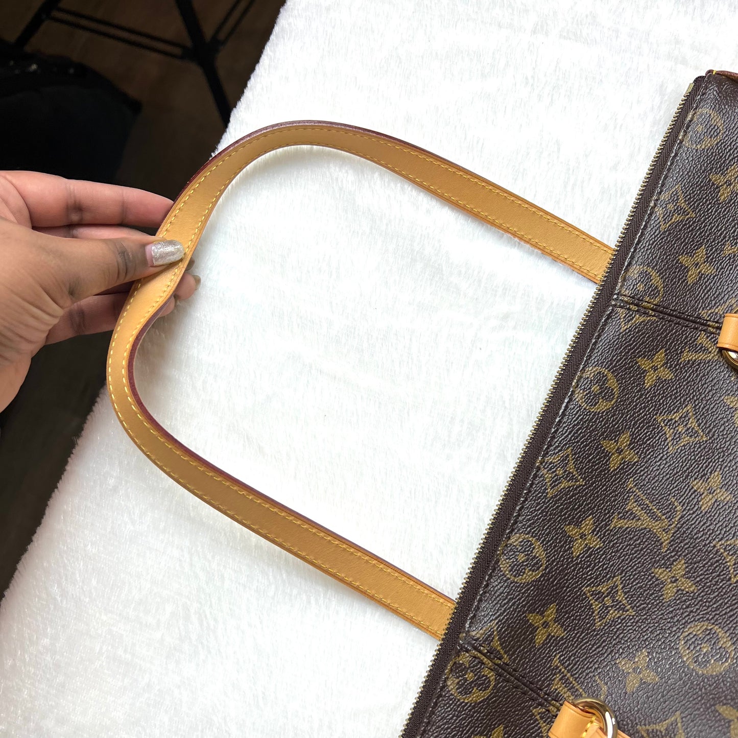 LOUIS VUITTON Monogram Totally MM