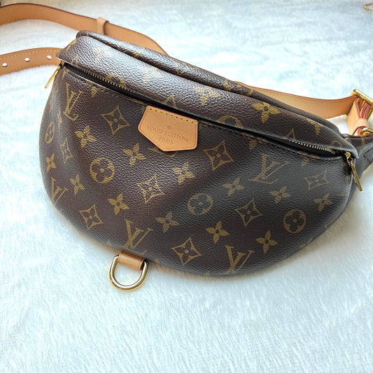 LOUIS VUITTON Monogram Bumbag