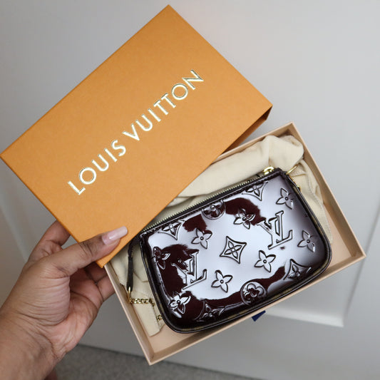 LOUIS VUITTON Amarante Vernis Mini Pochette
