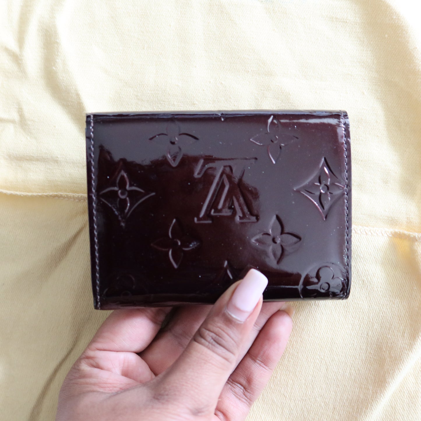 LOUIS VUITTON Amarante Vernis Envelope Business Card Holder
