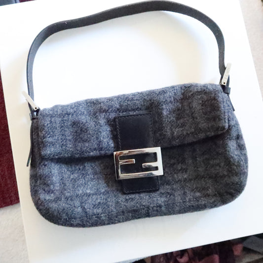 FENDI Wool Baguette Bag Black