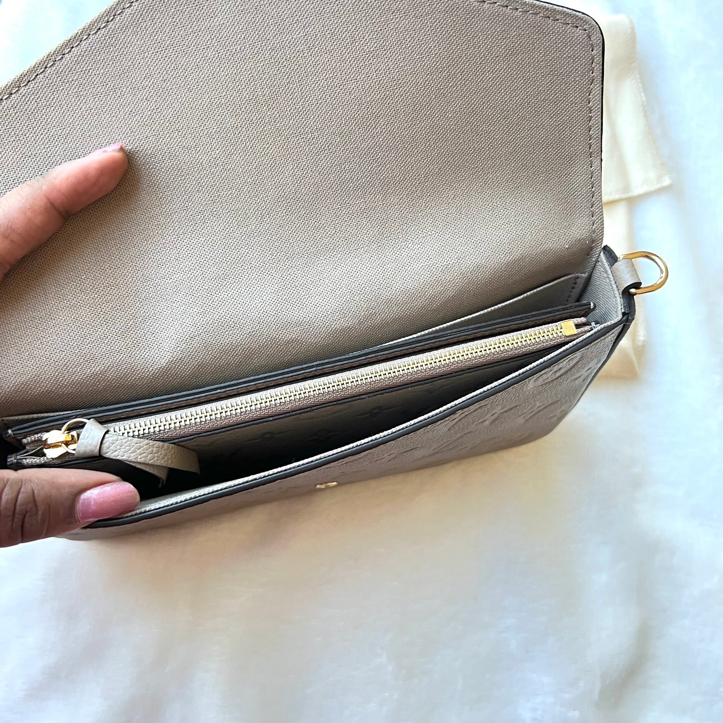 LOUIS VUITTON Turtledove Empreinte Felice Pochette
