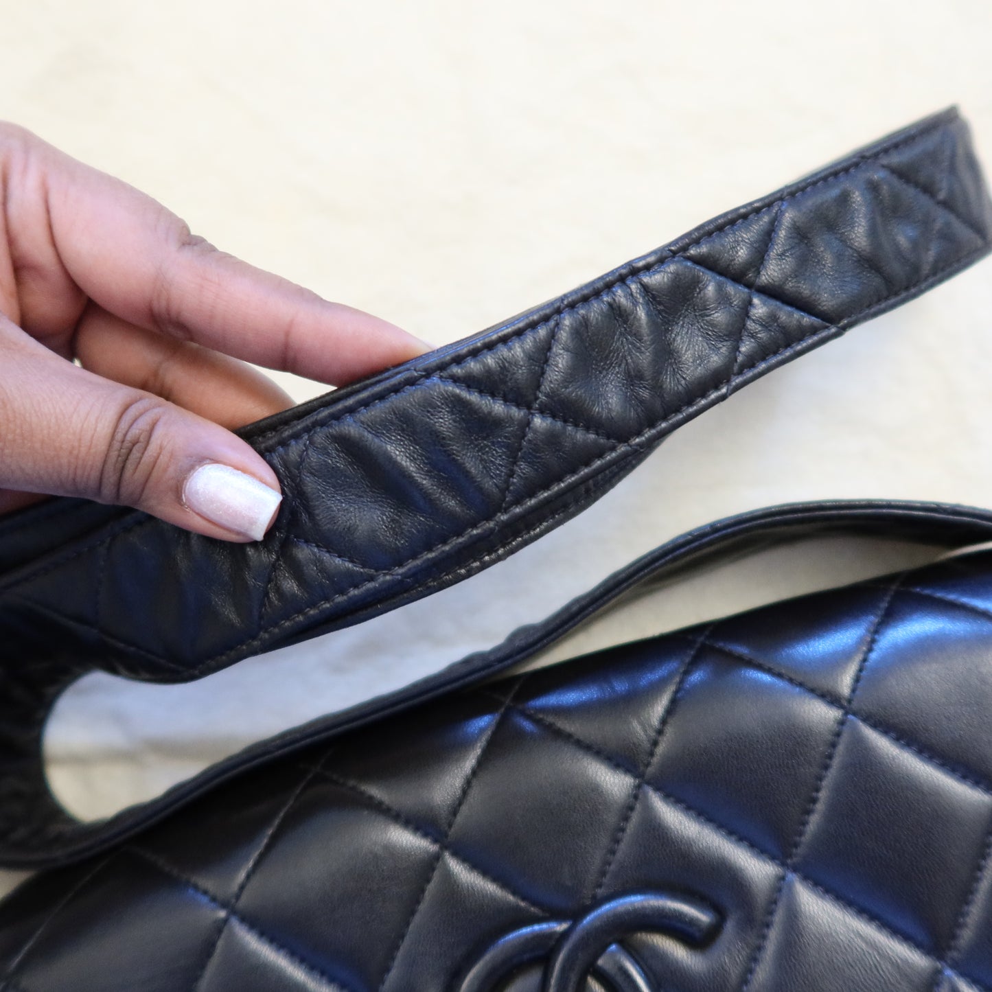 CHANEL 1994 Lambskin Quilted Black Shoulder Crossbody Bag