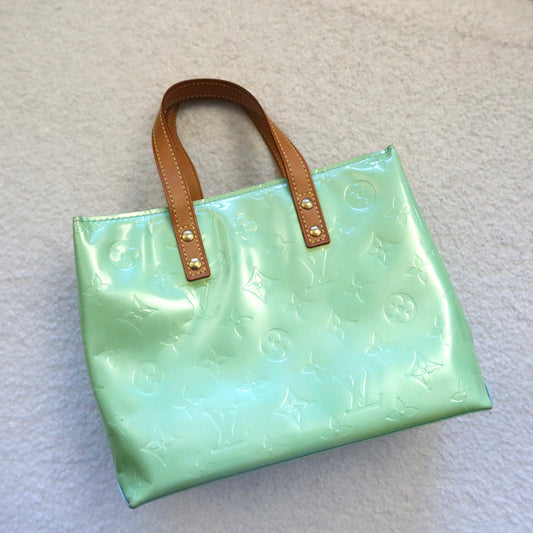 LOUIS VUITTON Vernis Reade PM Green