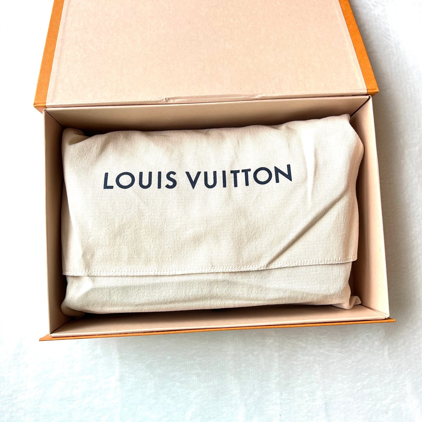 LOUIS VUITTON Monogram Pochette Metis East West