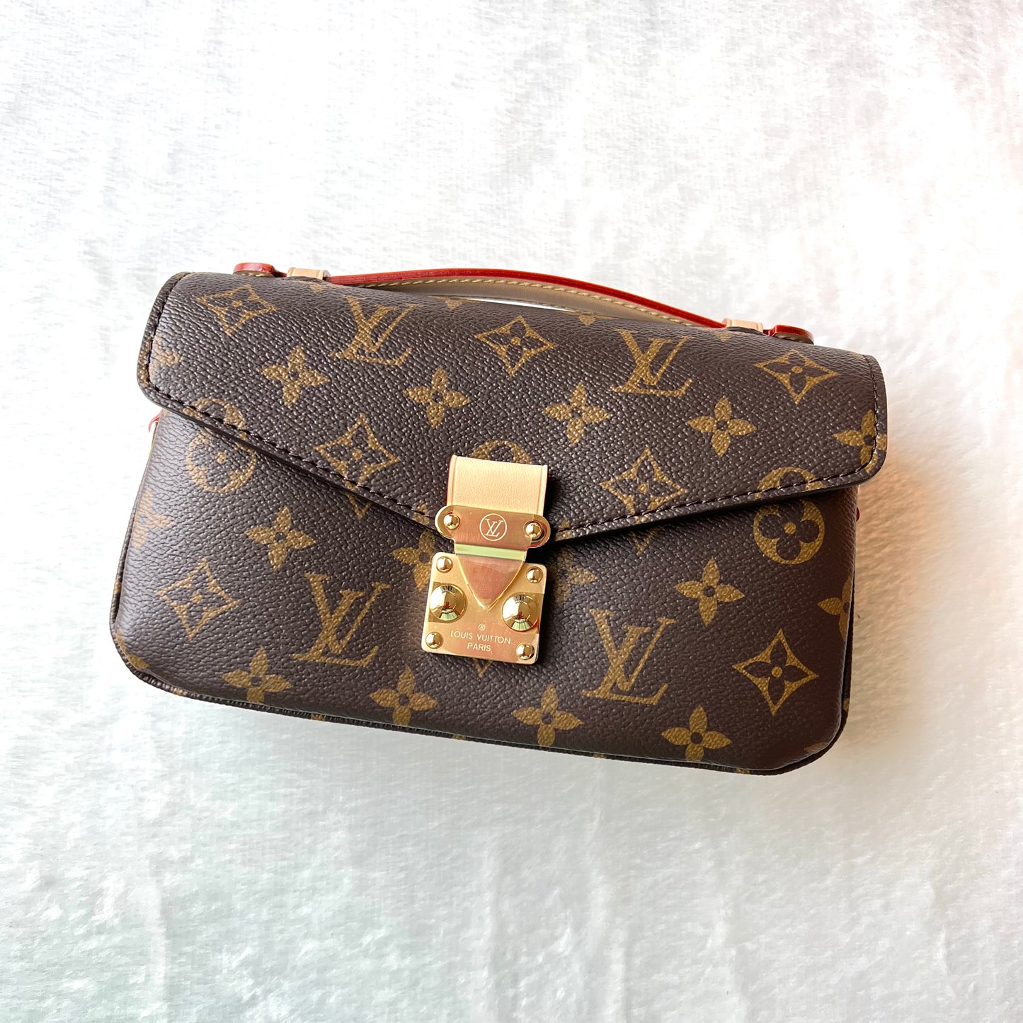 LOUIS VUITTON Monogram Pochette Metis East West