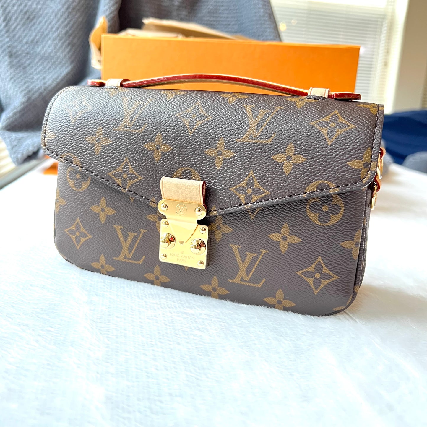 LOUIS VUITTON Monogram Pochette Metis East West