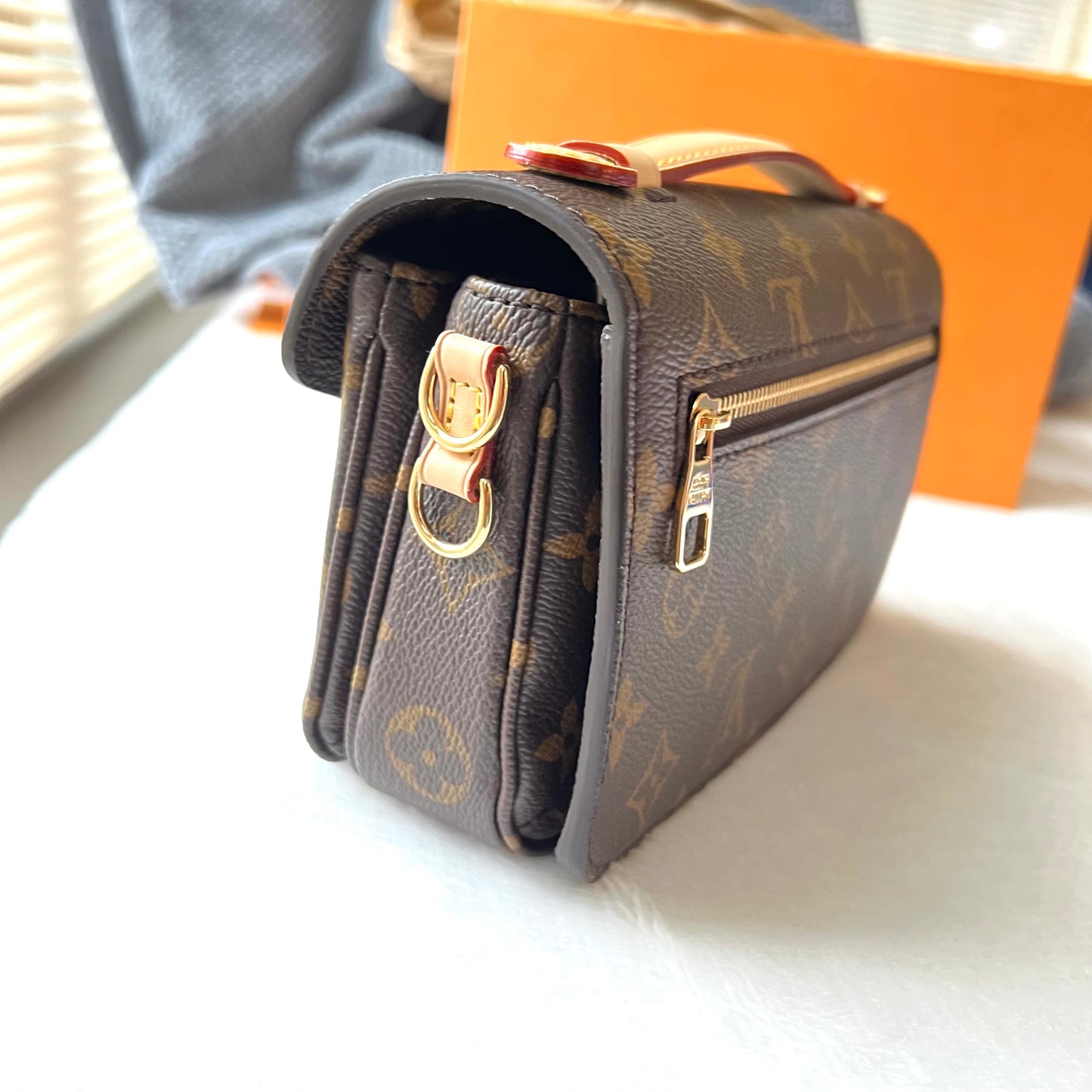 LOUIS VUITTON Monogram Pochette Metis East West