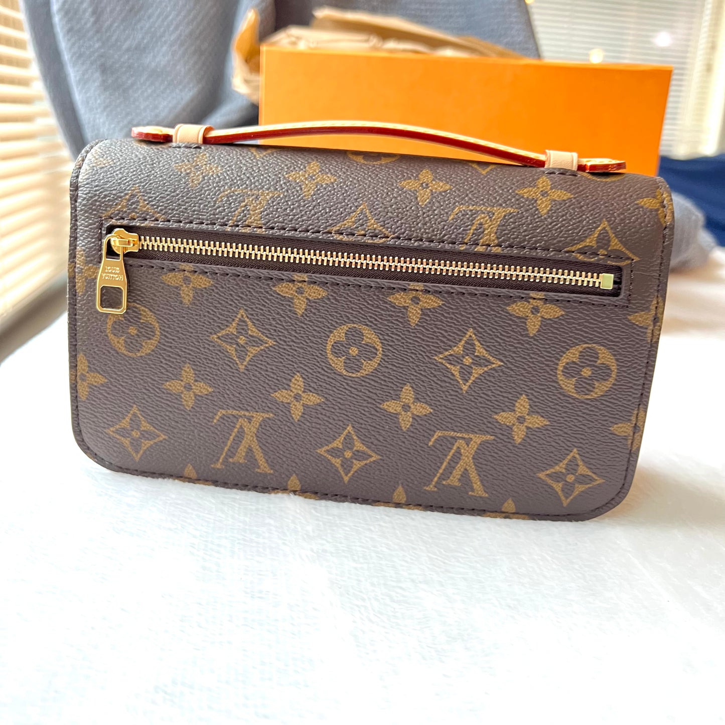 LOUIS VUITTON Monogram Pochette Metis East West