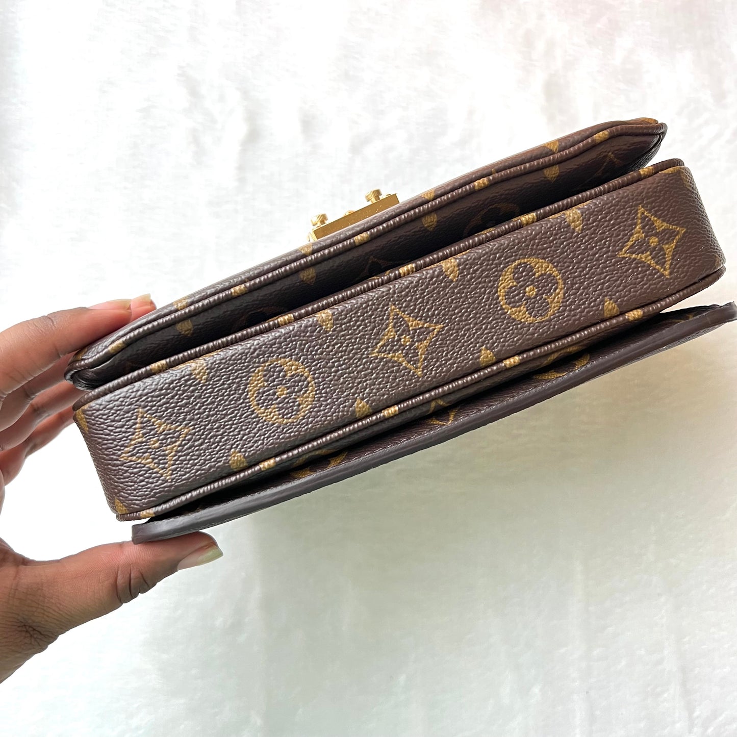 LOUIS VUITTON Monogram Pochette Metis East West