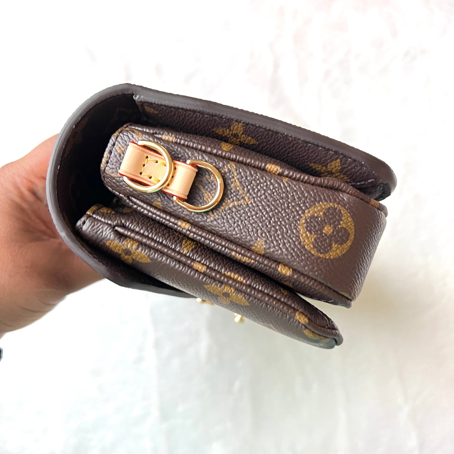 LOUIS VUITTON Monogram Pochette Metis East West