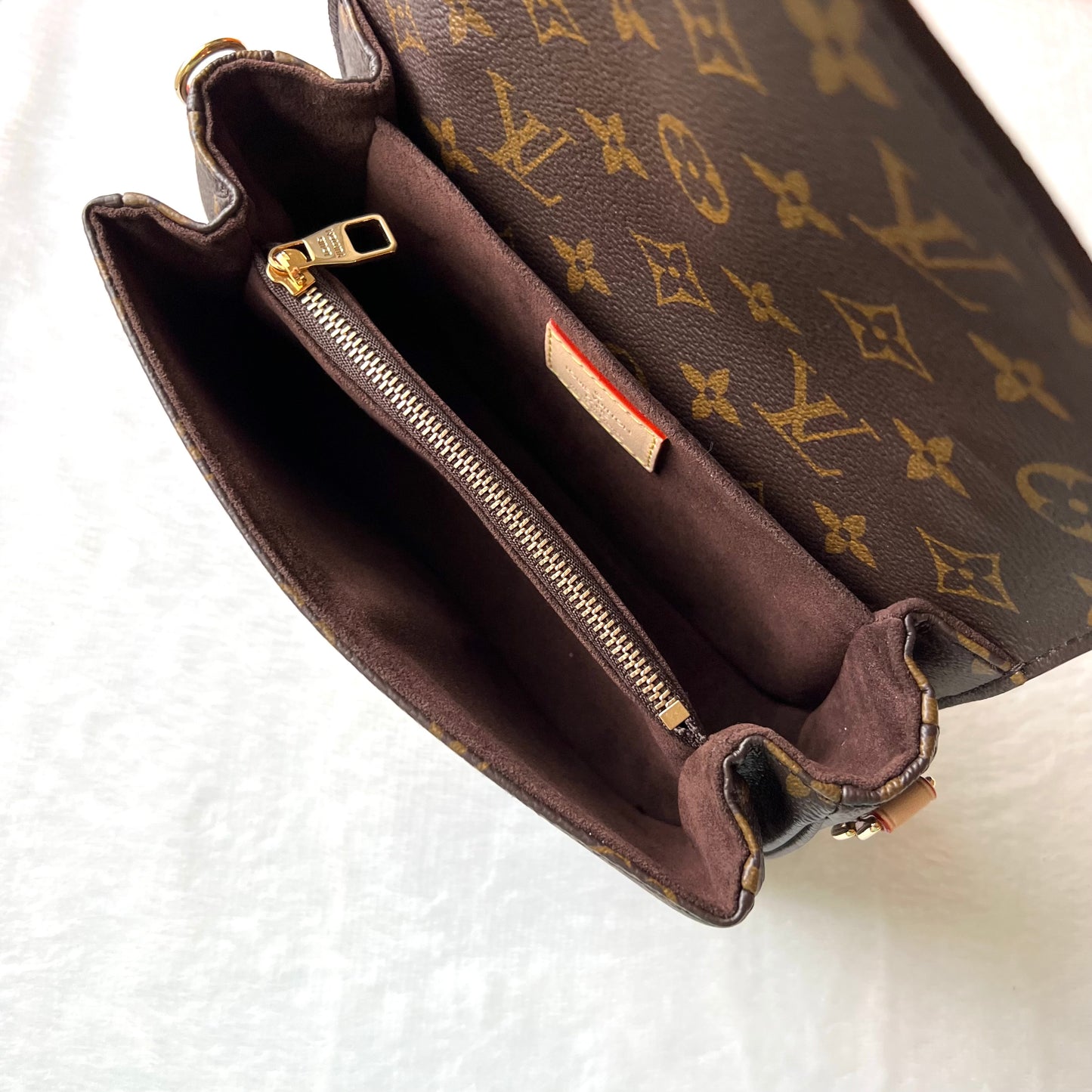 LOUIS VUITTON Monogram Pochette Metis East West