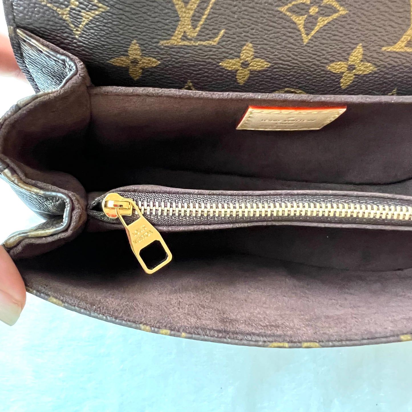 LOUIS VUITTON Monogram Pochette Metis East West